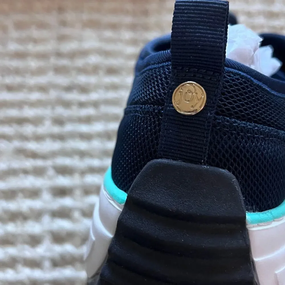 Joy Sneaker Sz 9 wide - Picture 7 of 7